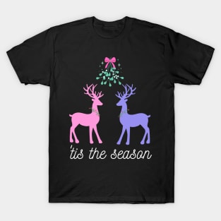 Tis the Season - deer and mistletoe T-Shirt